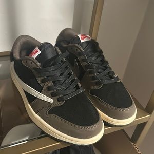 COPY - Travis Scott x Jordan low mocha
